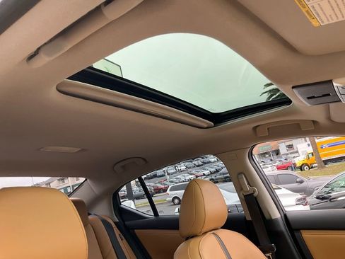 Used 2020 Nissan Sentra SV w/ SV Premium Package image 60