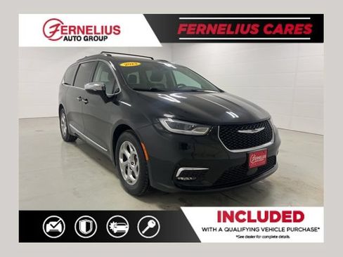 Used 2023 Chrysler Pacifica Limited FWD image 1