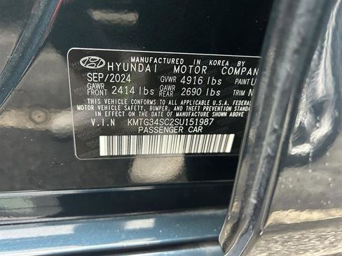 Used 2025 Genesis G70 2.5T image 30