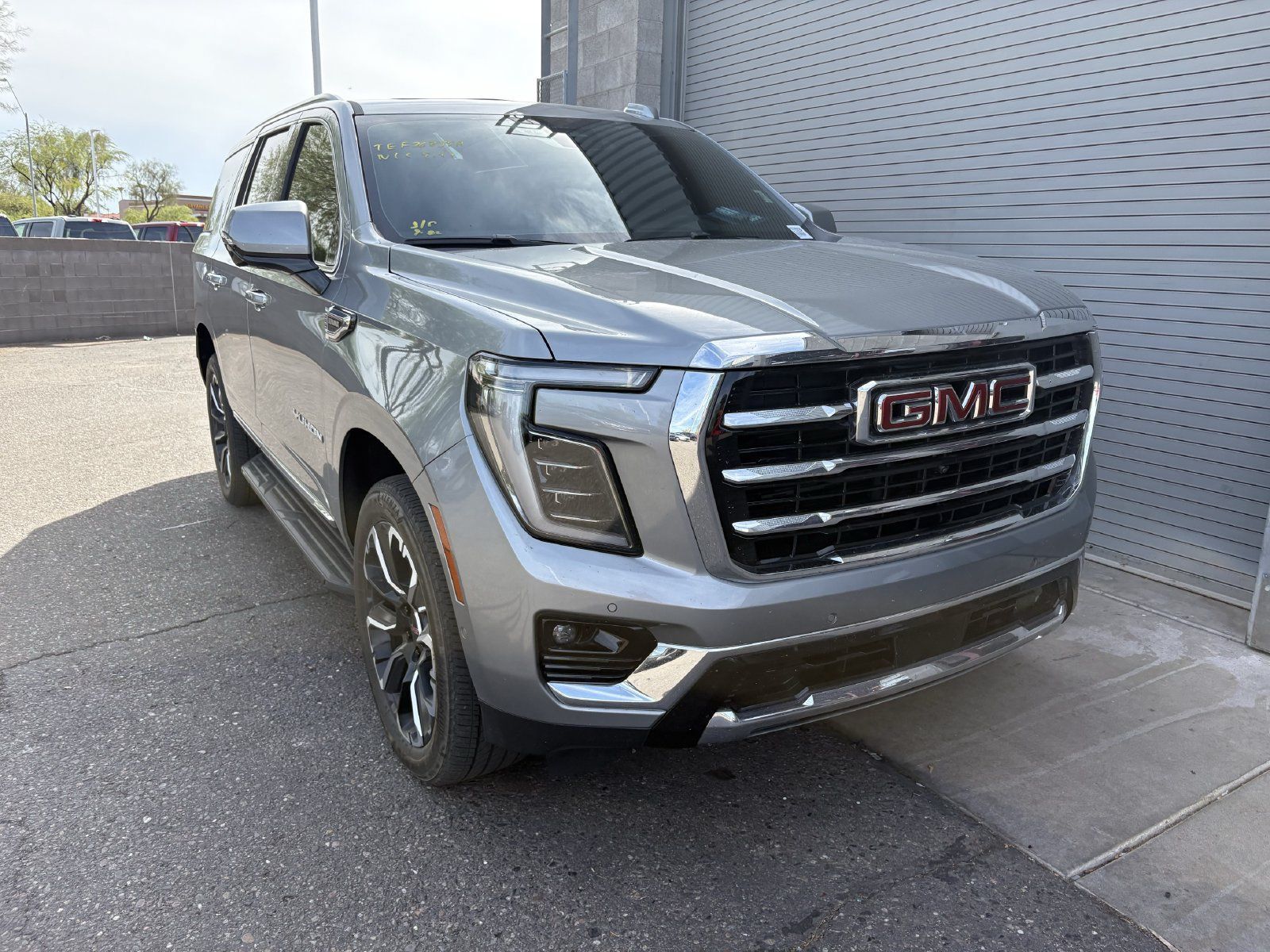 Used 2025 GMC Yukon Elevation w/ Elevation Premium Package AWD/4WD image 3