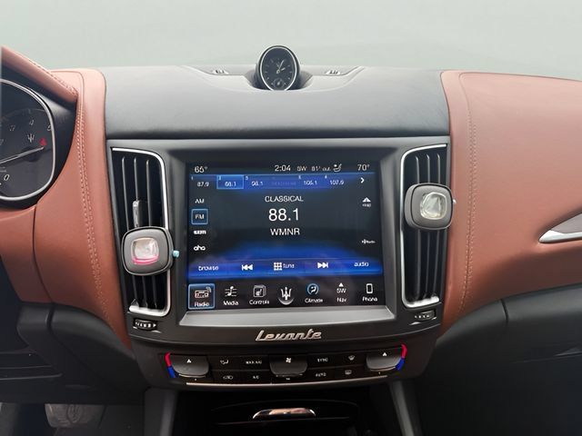 Used 2017 Maserati Levante w/ Luxury Package AWD/4WD image 21