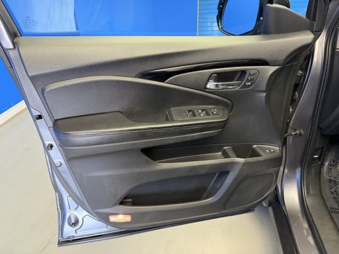 Used 2016 Honda Pilot Touring image 9