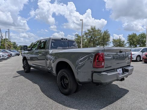 New 2026 RAM 3500 Laramie AWD/4WD image 5