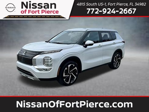 Used 2024 Mitsubishi Outlander SE AWD/4WD image 1