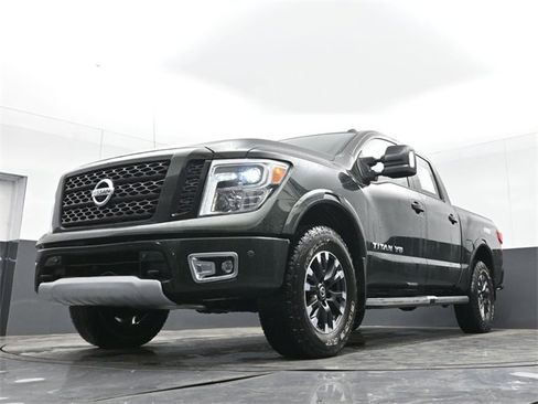 Used 2019 Nissan Titan PRO-4X w/ Pro-4x Convenience Package image 34