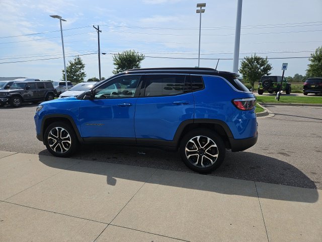 Used 2023 Jeep Compass Limited AWD/4WD image 10