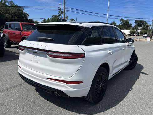 Used 2023 Lincoln Corsair Reserve w/ Equipment Group 201A image 7