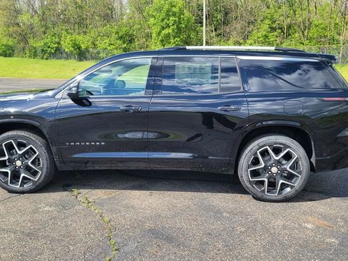 New 2026 Chevrolet Traverse High Country w/ LPO, Floor Liner Package FWD image 7