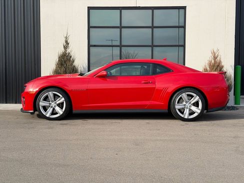 Used 2013 Chevrolet Camaro ZL1 image 2