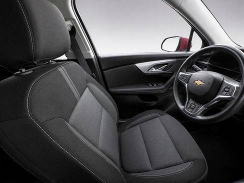 Used 2025 Chevrolet Blazer LT FWD image 10