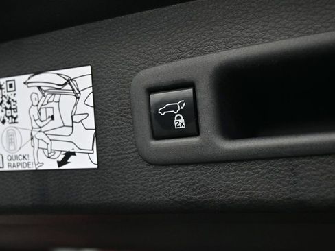 Used 2021 Toyota Sienna XLE w/ XLE Plus Package image 16