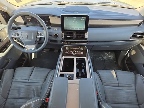 Used 2021 Lincoln Navigator Black Label w/ Cargo Convenience Package AWD/4WD image 9
