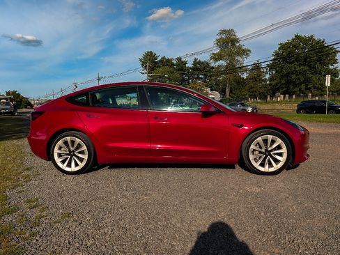 Used 2022 Tesla Model 3 Long Range AWD/4WD image 4