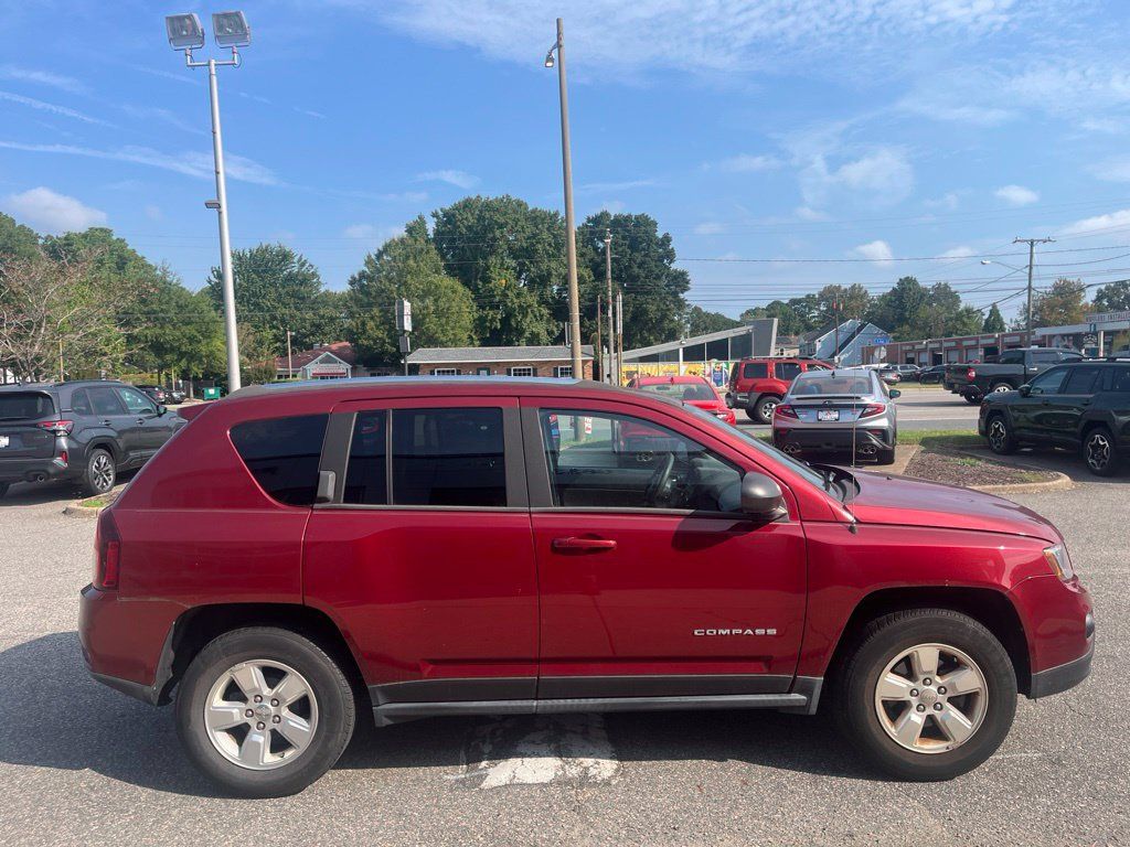 Used 2015 Jeep Compass Sport w/ Power Value Group FWD image 3
