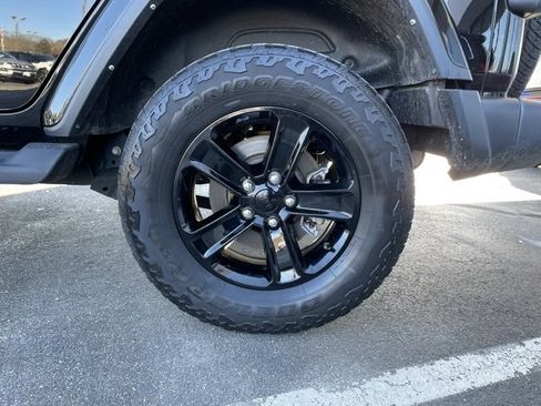 Used 2022 Jeep Wrangler Unlimited Sahara image 27