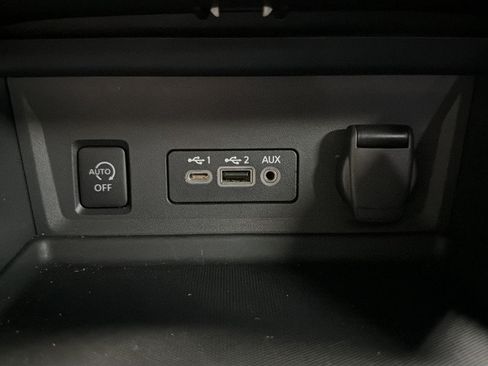 Used 2025 Nissan Sentra SV FWD image 29