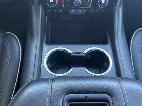 Used 2021 Chevrolet Suburban Premier w/ Premium Package image 5