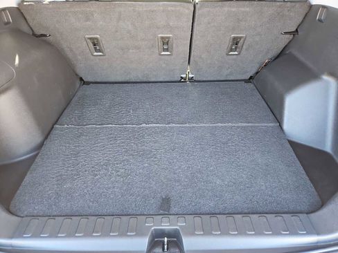 Used 2022 GMC Terrain SLT image 34