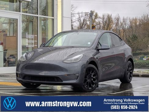 Used 2023 Tesla Model Y Long Range image 1