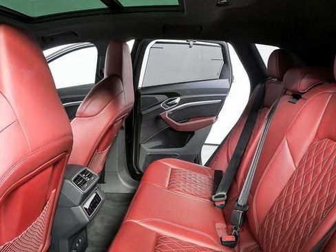 Certified 2023 Audi e-tron S Prestige w/ Prestige Package image 22