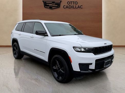 Used 2022 Jeep Grand Cherokee L Laredo image 7