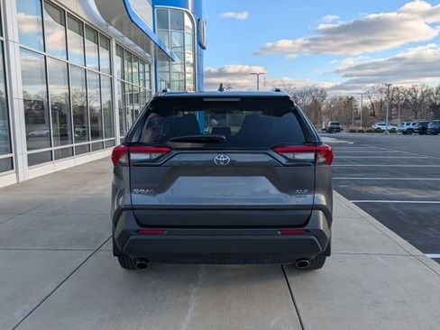 Used 2022 Toyota RAV4 XLE image 7