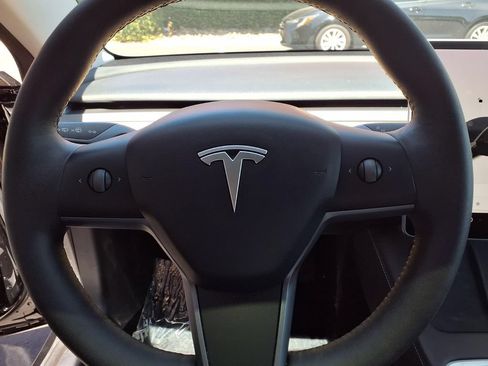 Used 2021 Tesla Model 3 Standard Range Plus RWD image 13