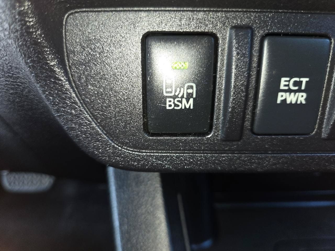 Used 2018 Toyota Tacoma TRD Sport w/ Technology Package RWD image 20