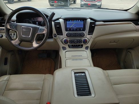 Used 2019 GMC Yukon Denali w/ Denali Ultimate Package AWD/4WD image 9
