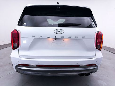 Used 2023 Hyundai Palisade Calligraphy image 17