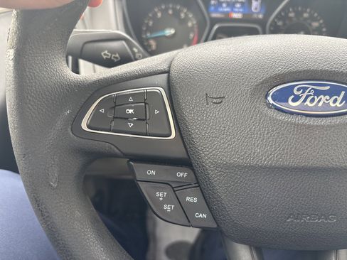 Used 2016 Ford Focus SE image 32