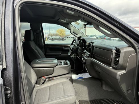 Used 2023 GMC Sierra 1500 Elevation image 11