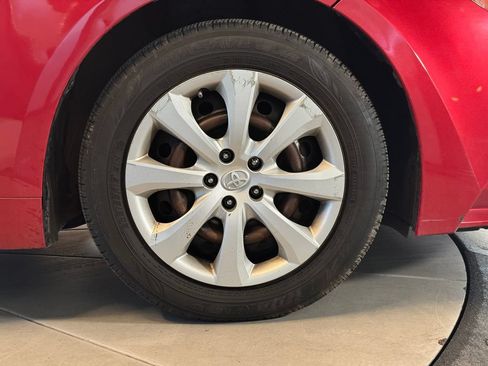 Used 2020 Toyota Corolla LE w/ Carpet Mat Package (TMS) FWD image 25