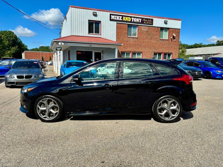Used 2017 Ford Focus ST FWD image 5