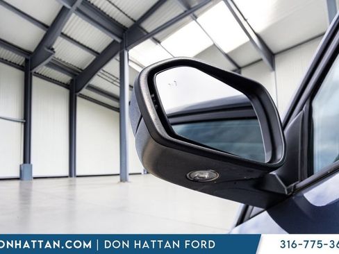 Used 2021 Ford Explorer XLT AWD/4WD image 35