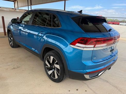 Used 2024 Volkswagen Atlas Cross Sport SE FWD image 6