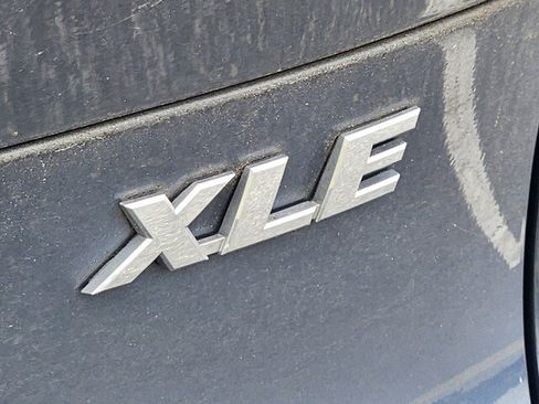 Used 2023 Toyota Venza XLE AWD/4WD image 31