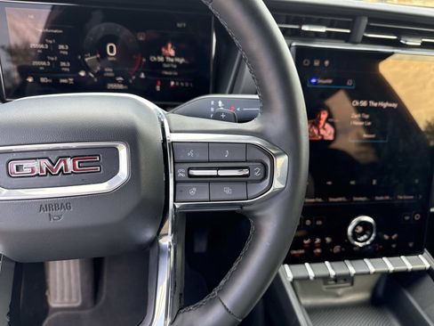 Used 2025 GMC Terrain Elevation image 28