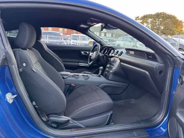 Used 2022 Ford Mustang Coupe RWD image 17