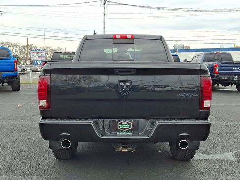 Used 2017 RAM 1500 Sport w/ Black Ram 1500 Sport Group image 9