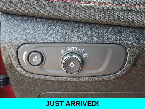 Used 2025 Chevrolet TrailBlazer RS w/ Convenience Package AWD/4WD image 25