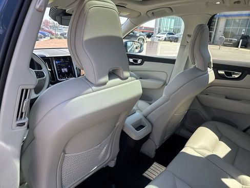 Used 2022 Volvo XC60 B5 Momentum w/ Advanced Package image 25