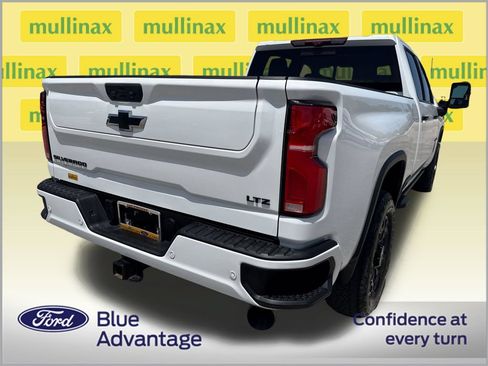 Used 2024 Chevrolet Silverado 2500 LTZ w/ LTZ Plus Package AWD/4WD image 4