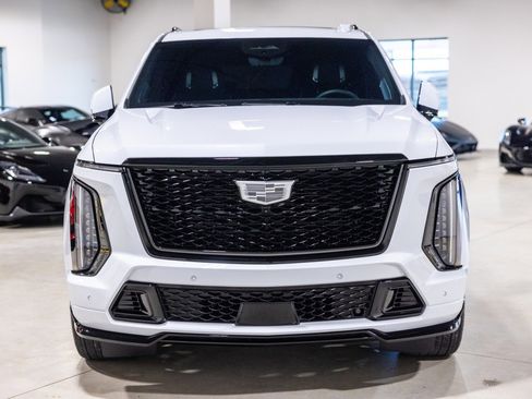 Used 2026 Cadillac Escalade V w/ LPO, ONYX Package AWD/4WD image 11