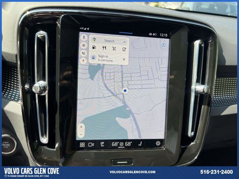 Used 2025 Volvo XC40 B5 Ultra w/ Climate Package image 29