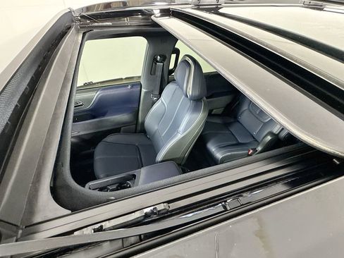 New 2026 INFINITI QX80 4WD w/ Sport Exterior Package image 25