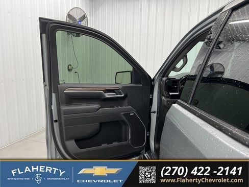 Used 2025 GMC Sierra 1500 Elevation w/ Elevation Premium Package AWD/4WD image 8