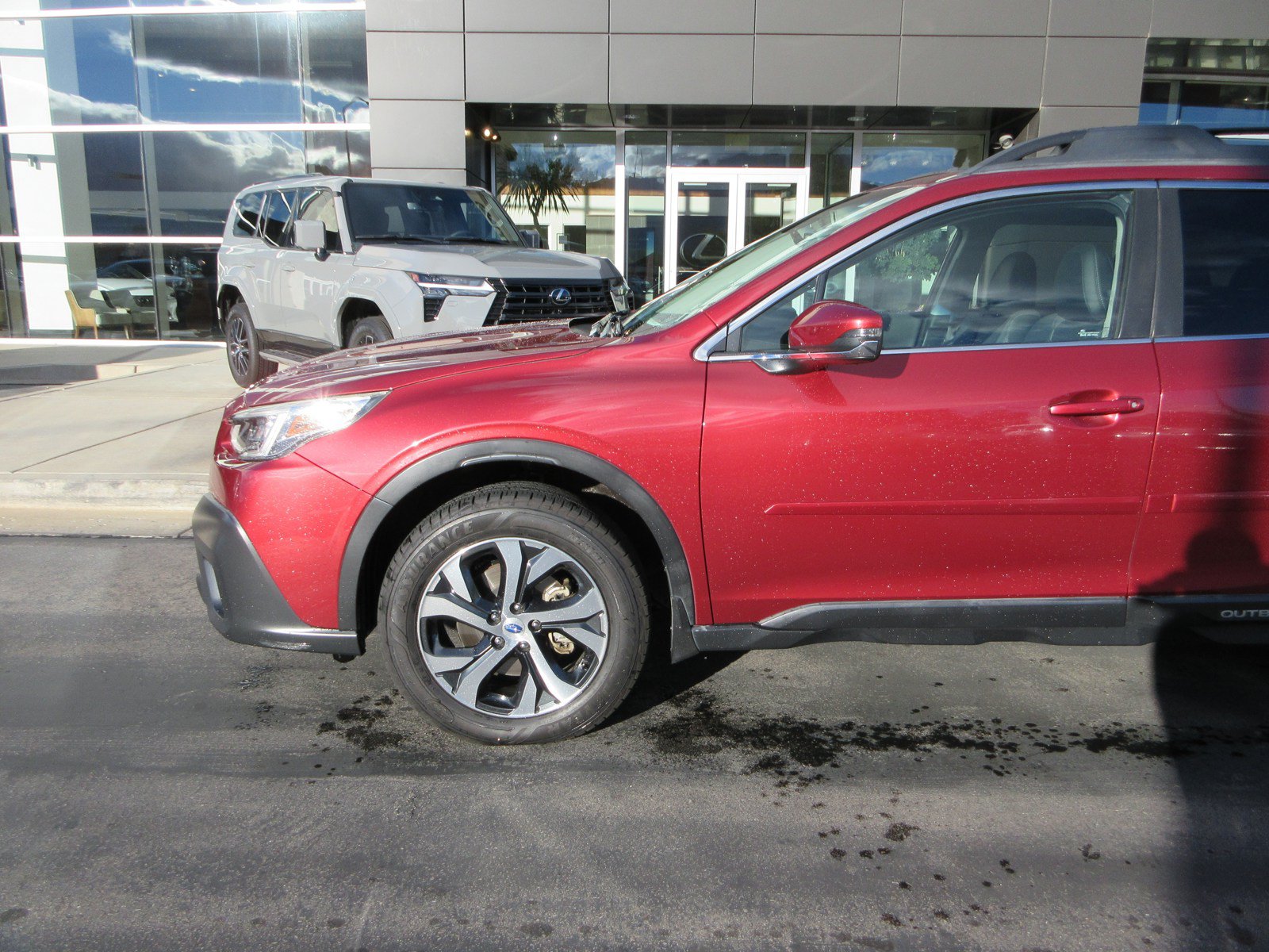 Used 2020 Subaru Outback Limited XT w/ Popular Package #2 AWD/4WD image 2