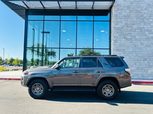 Used 2019 Toyota 4Runner TRD Off-Road Premium w/ Wilderness Package AWD/4WD image 6