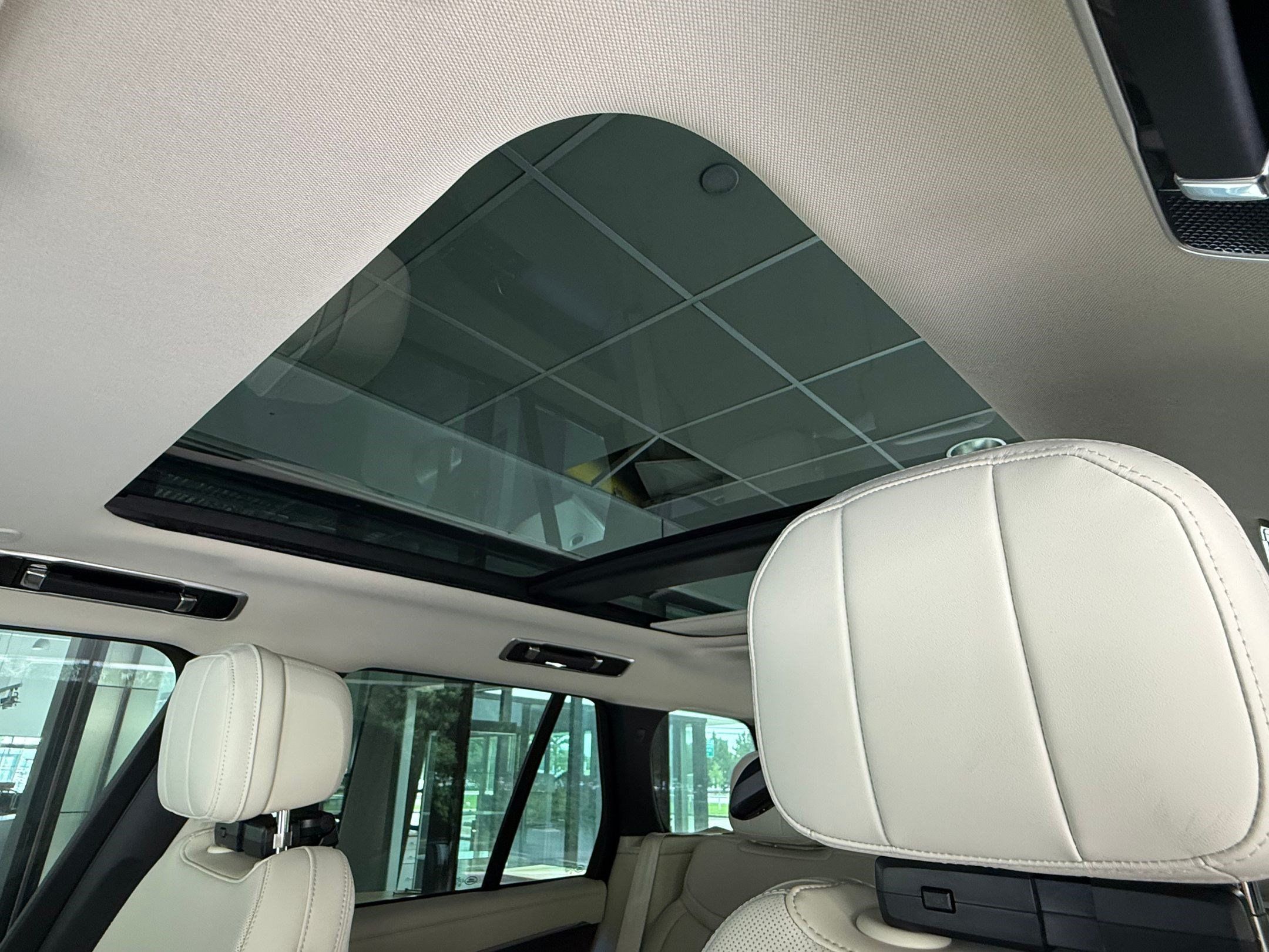 New 2026 Land Rover Range Rover SE AWD/4WD image 14
